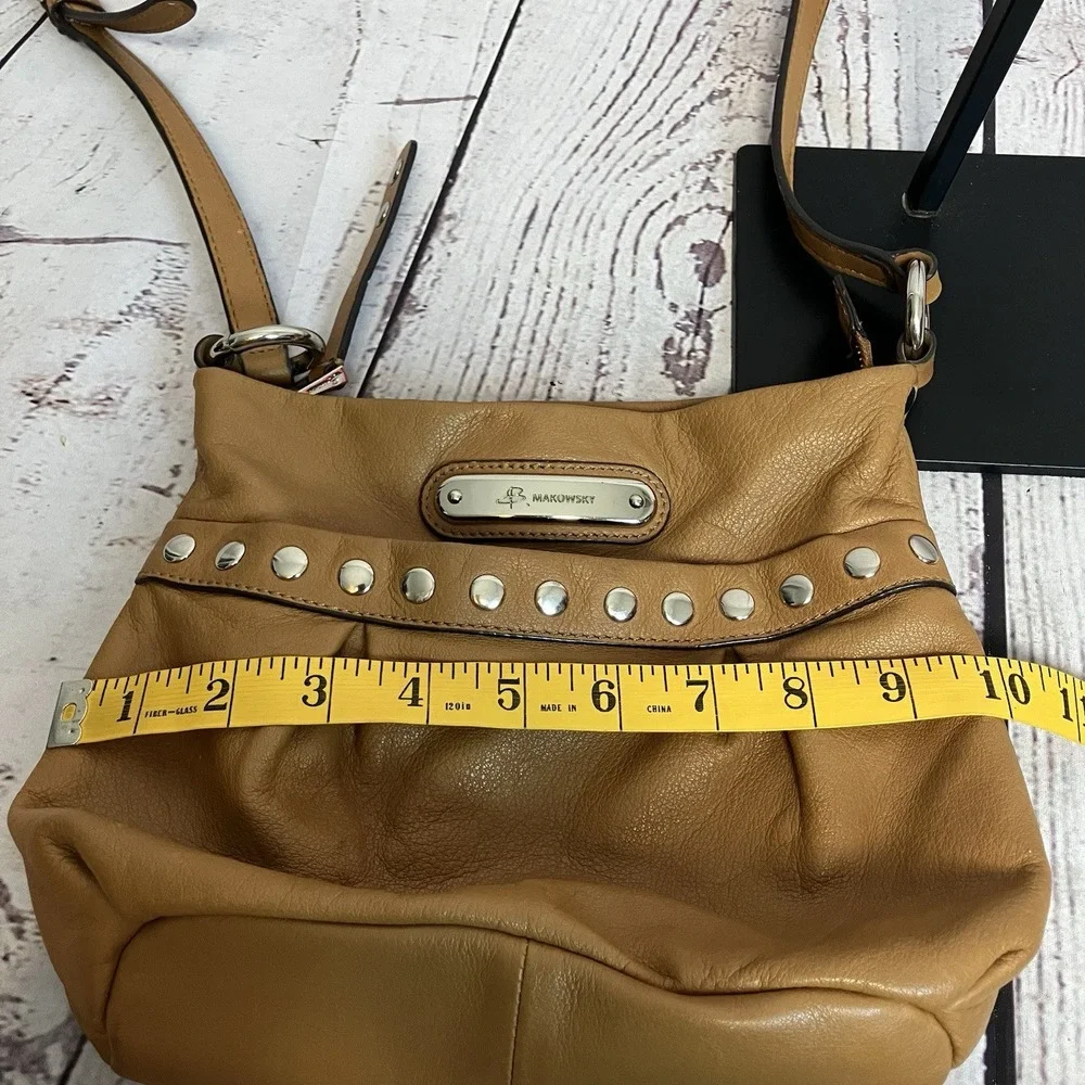 B‎ Makowsky Handbag Leather Crossbody Brown Silver Hardware Zip Closure Tan